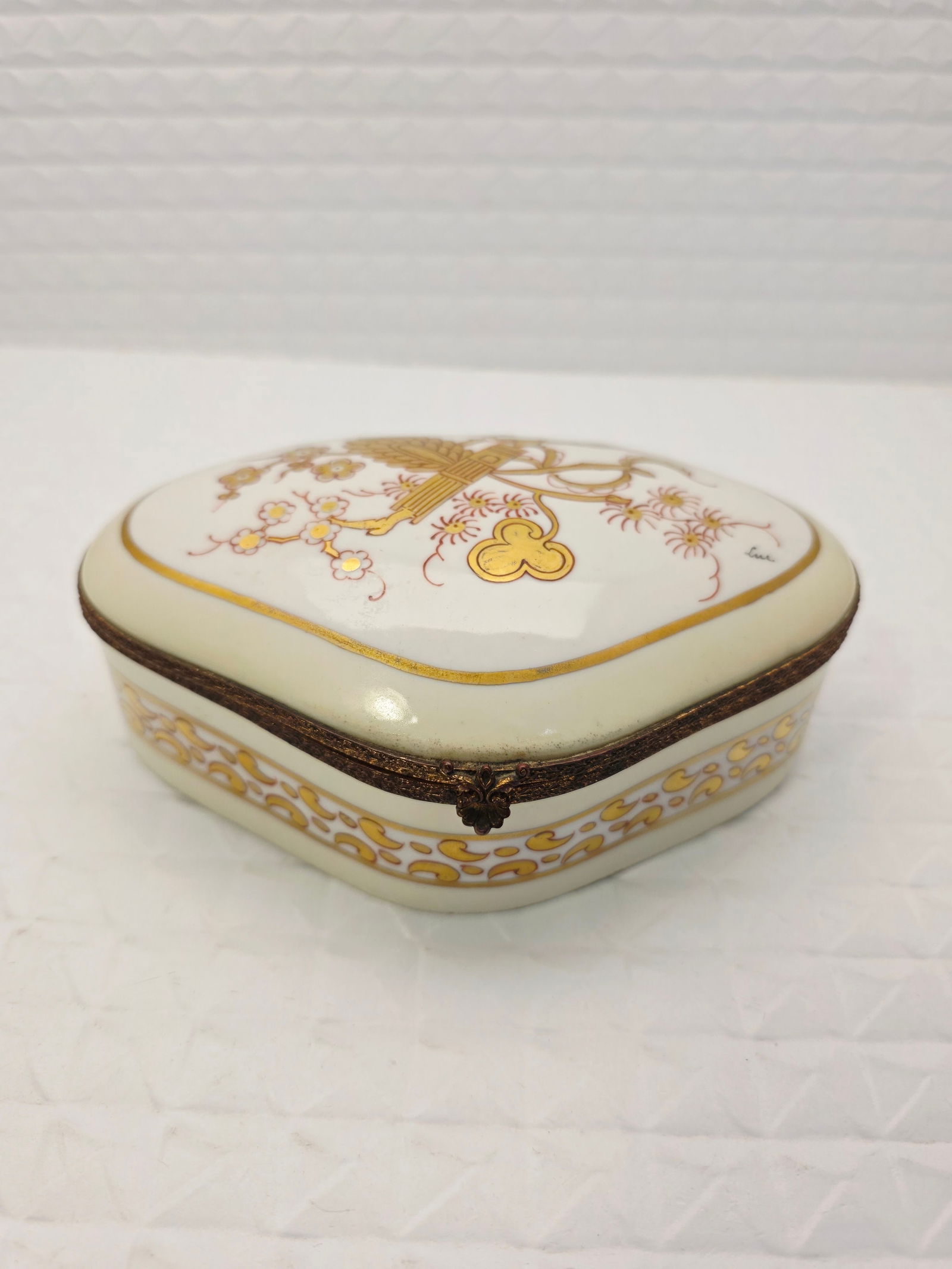 Limoges, France, porcelain trinket box (1 of 8)