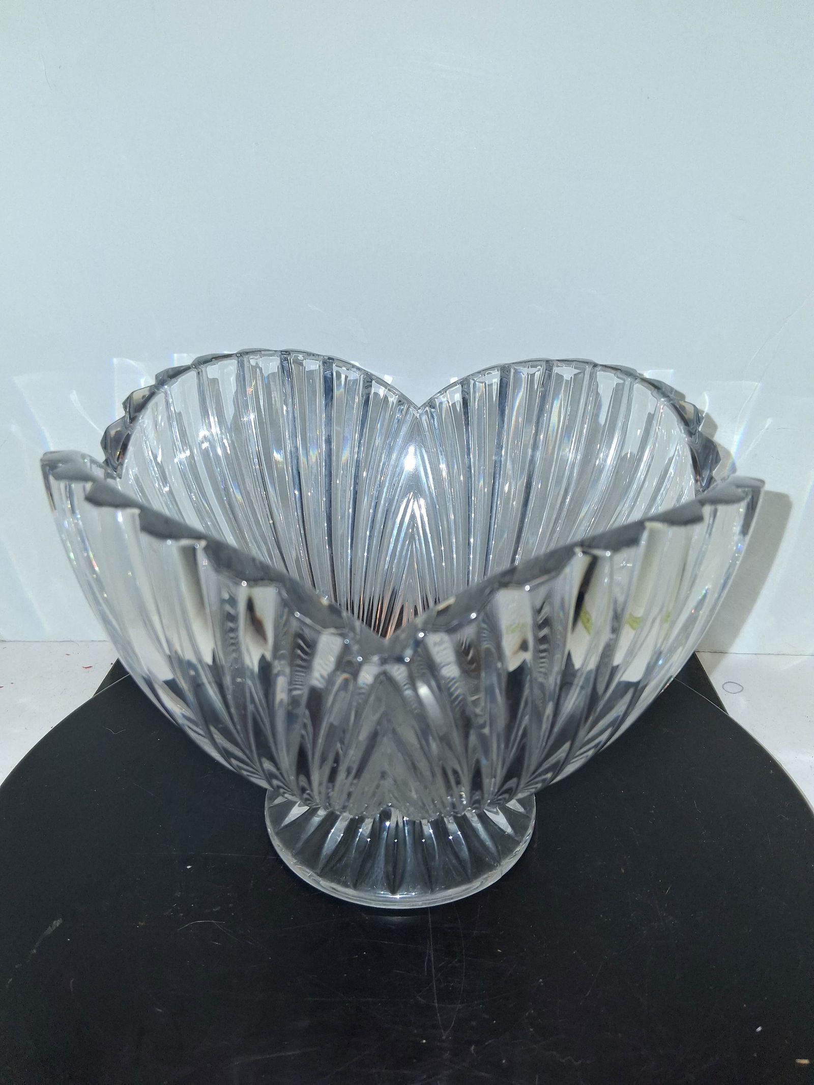 Waterford crystal nautic shell bowl 8inches round: Marquis Waterford nautic shell 8-in crystal ball signed on bottom and perfect condition like new see pictures for details While we strive to note any damage, repairs, or restorations, please note that