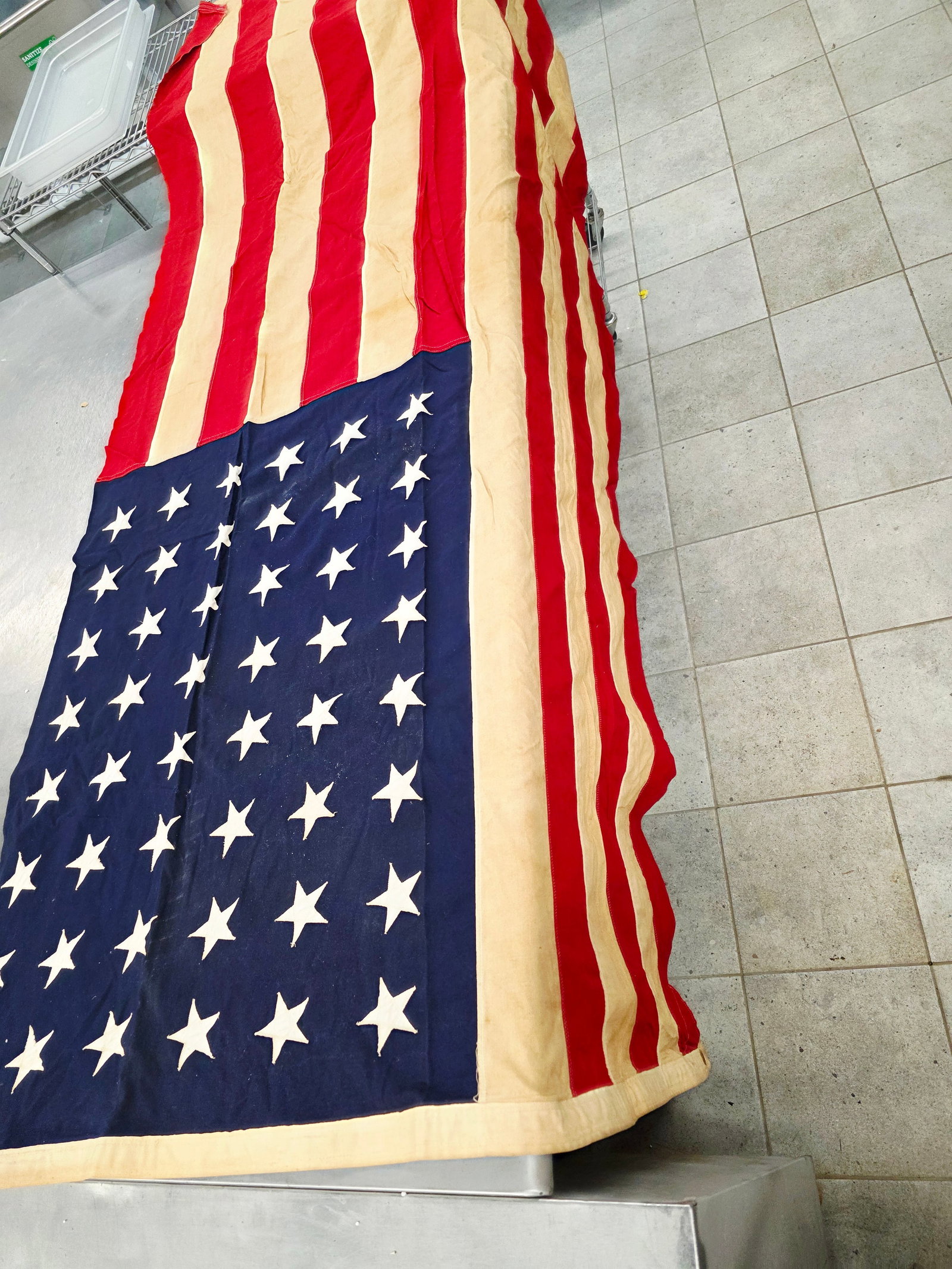 Nicely aged 50 stars American flag from 50s or early 60s (1 of 7)