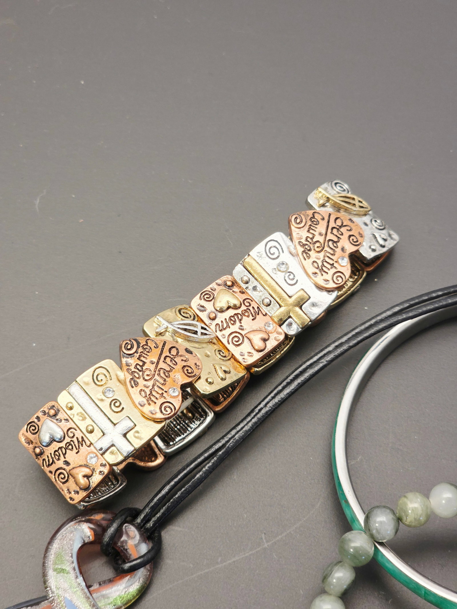 assorted costume jewelry items - 6