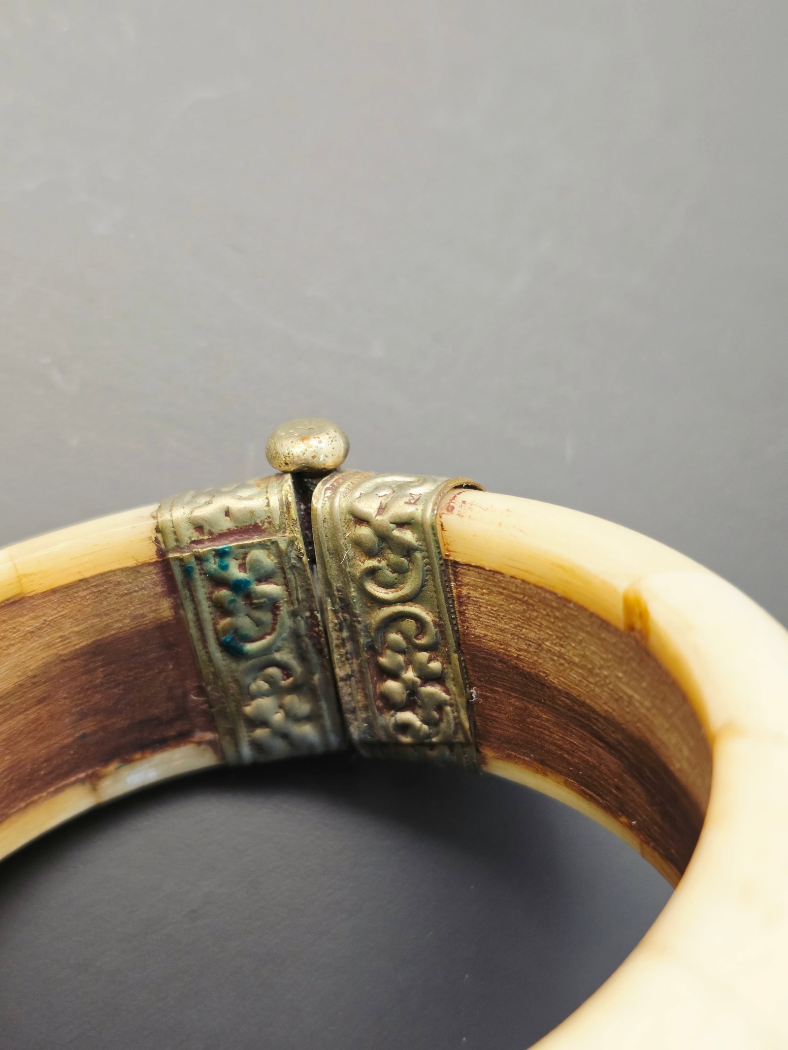 vintage bone pull pin hinged bangle bracelet - 3
