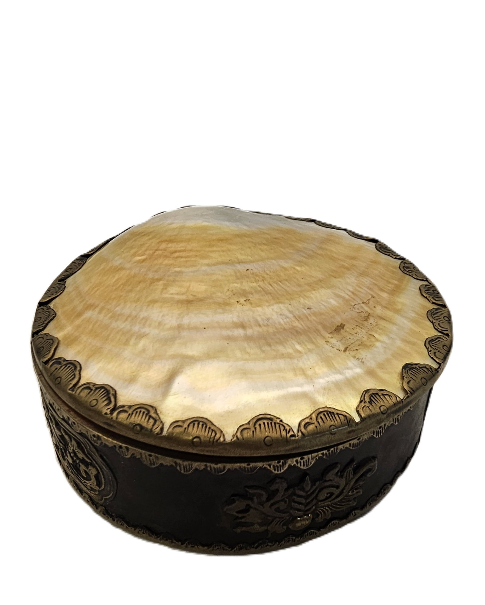 handmade vintage or antique trinket box with a top made of shell (1 of 9)