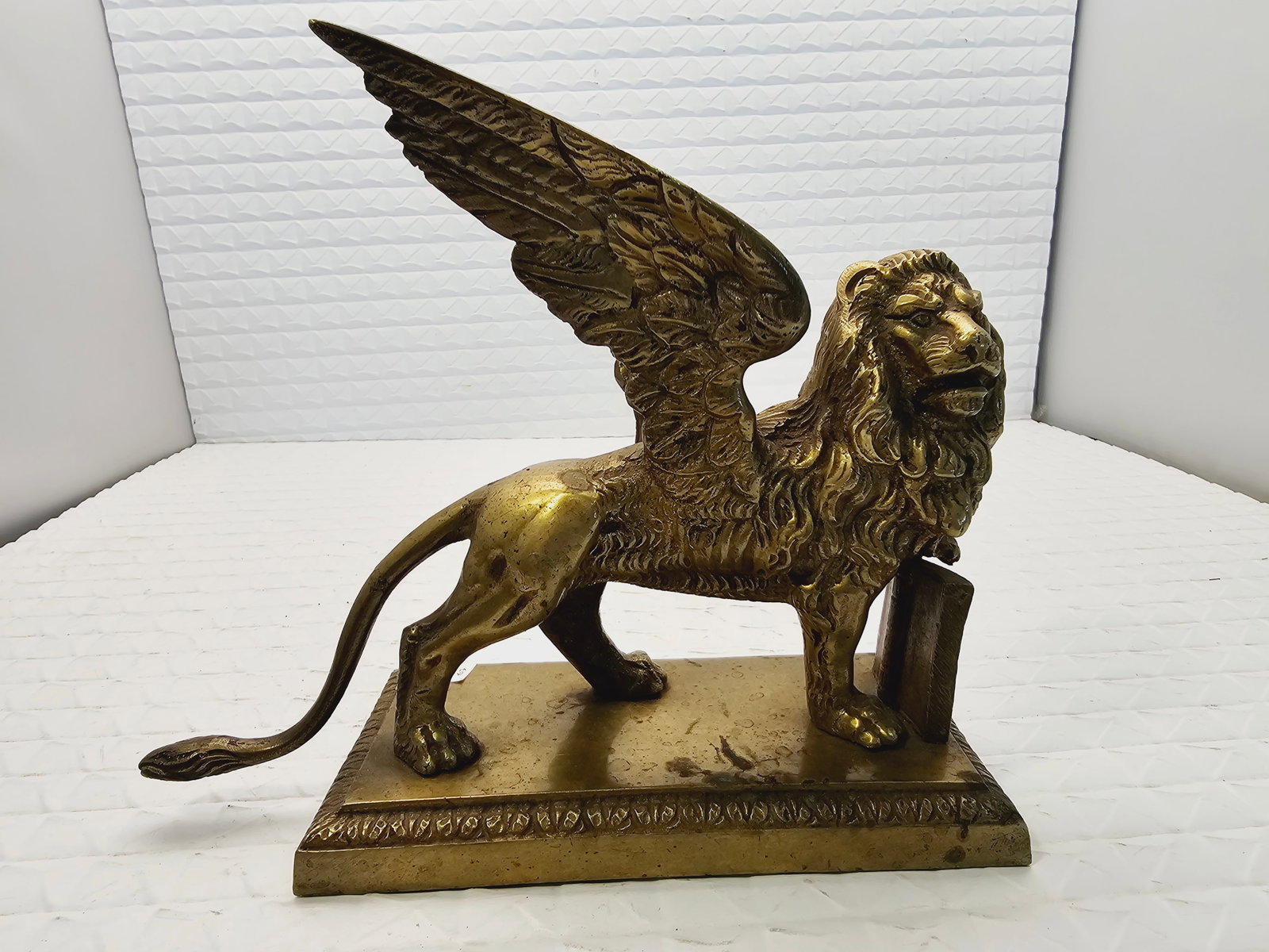 vintage or antique Italian "Grand Tour" statue depicting the Winged Lion of Saint Mark from Venice (1 of 11)