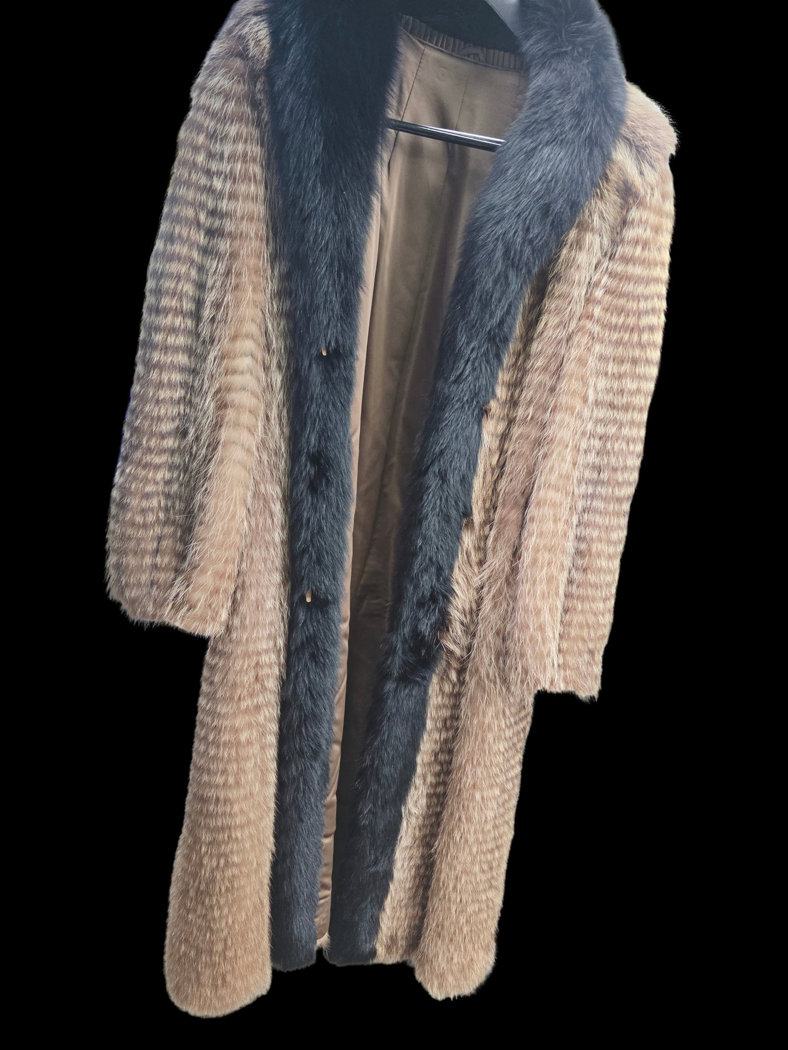 Fur cream sculpted beaver fur coat with a dark fox fur collar. (1 of 9)