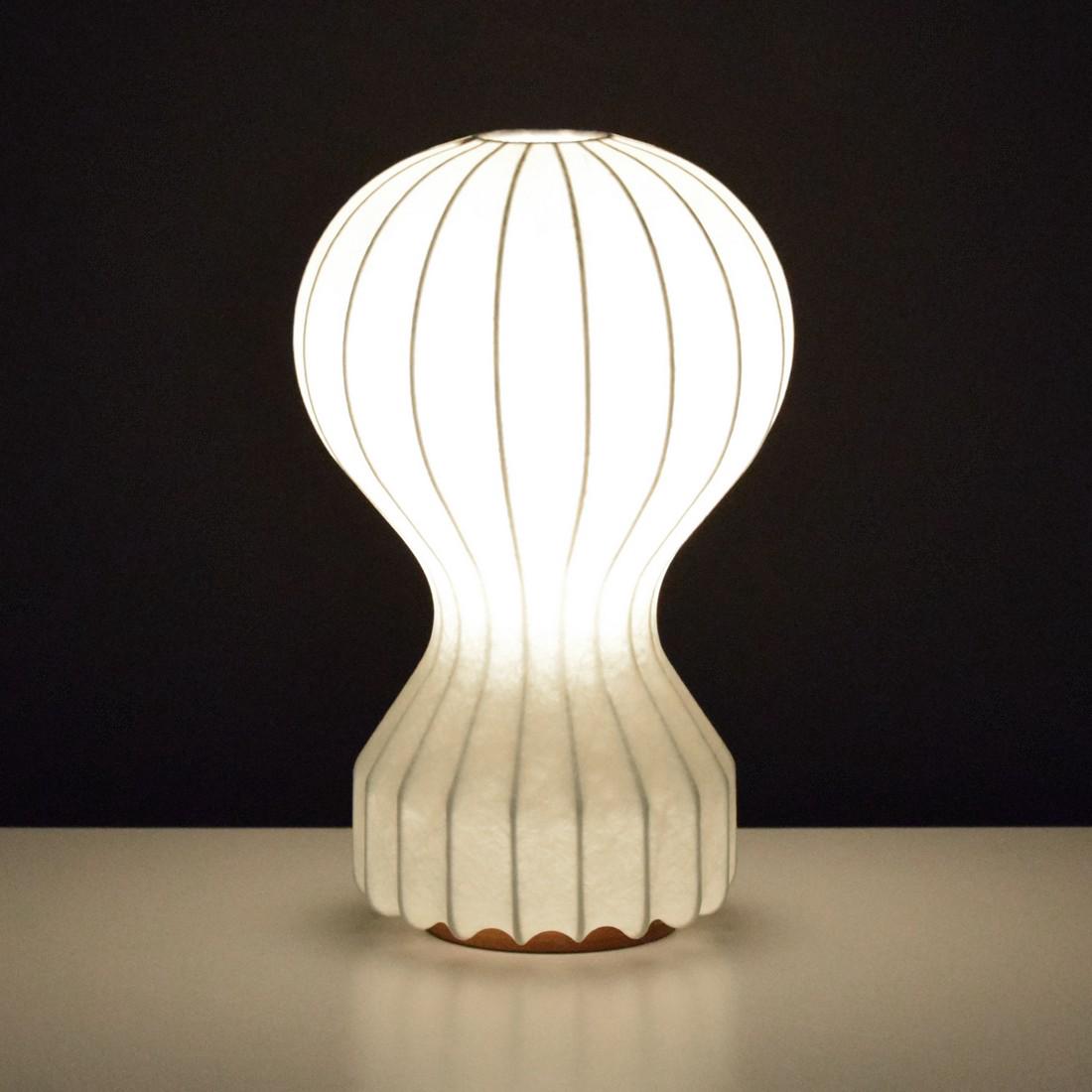 Achille & Pier Castiglioni GATTO PICCOLO Lamp: Designer & Manufacturer: Achille & Pier Giacomo Castiglioni; Flos Markings: Flos label Country of Origin & Materials: Italy; fiber reinforced plastic, metal Additional Information: Reference: 1000 Lig