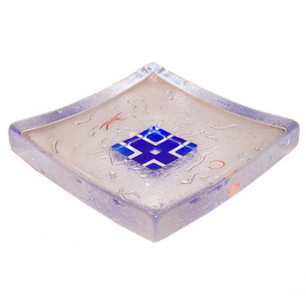 Bertil Vallien Sculture: Designer & Manufacturer: Bertil Vallien; Kosta Country of Origin & Materials: Sweden, glass Additional Information & Circa: Bertil Vallien for Kosta sculpture, signed. Wonderful heavy piece of glass w