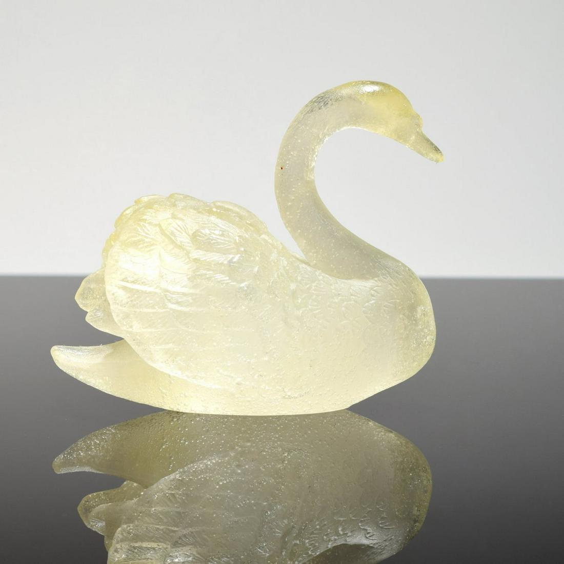 Daum Pate-de-Verre Swan Figurine/Sculpture: Artist/Designer; Manufacturer: Daum Marking(s); notes: signed, marking(s) Country of origin; materials: France; glass Dimensions (H, W, D): 2.75"h, 3.25"w, 2"d Additional Information: Lot includes ori