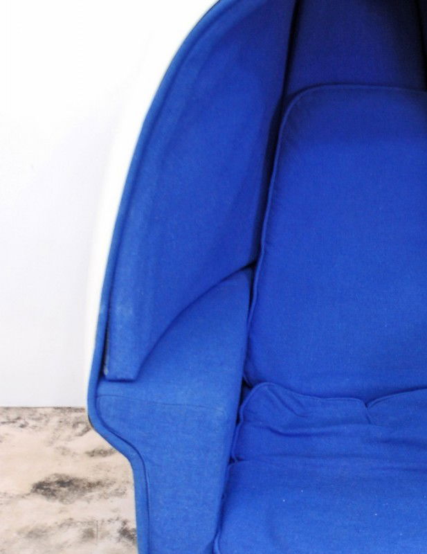 359: Lee West Egg Chair amp; Ottoman : Lot 359