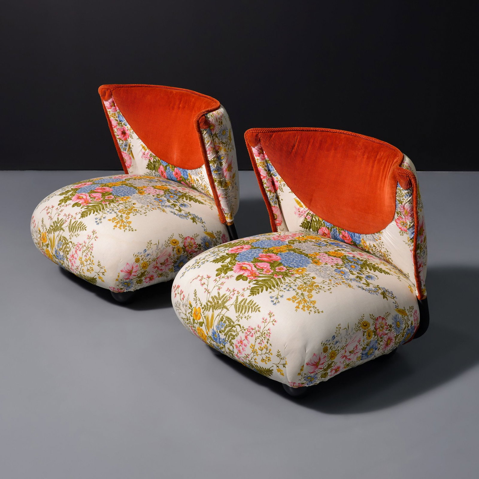 Pair of Alessandro Becchi LE BUGIE Lounge Chairs (1 of 7)
