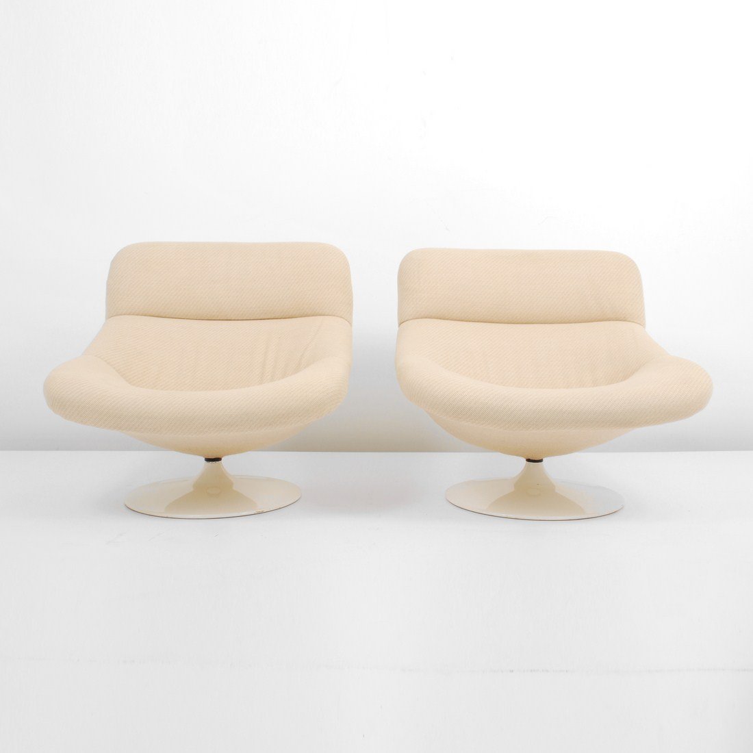 Pair of Geoffrey Harcourt Lounge Chairs & Ottoman: Designer & Manufacturer: Geoffrey Harcourt; Artifort Markings: marked Country of Origin & Materials: France; metal, upholstery Additional Information & Circa: Pair of lounge chairs and ottoman by Geof