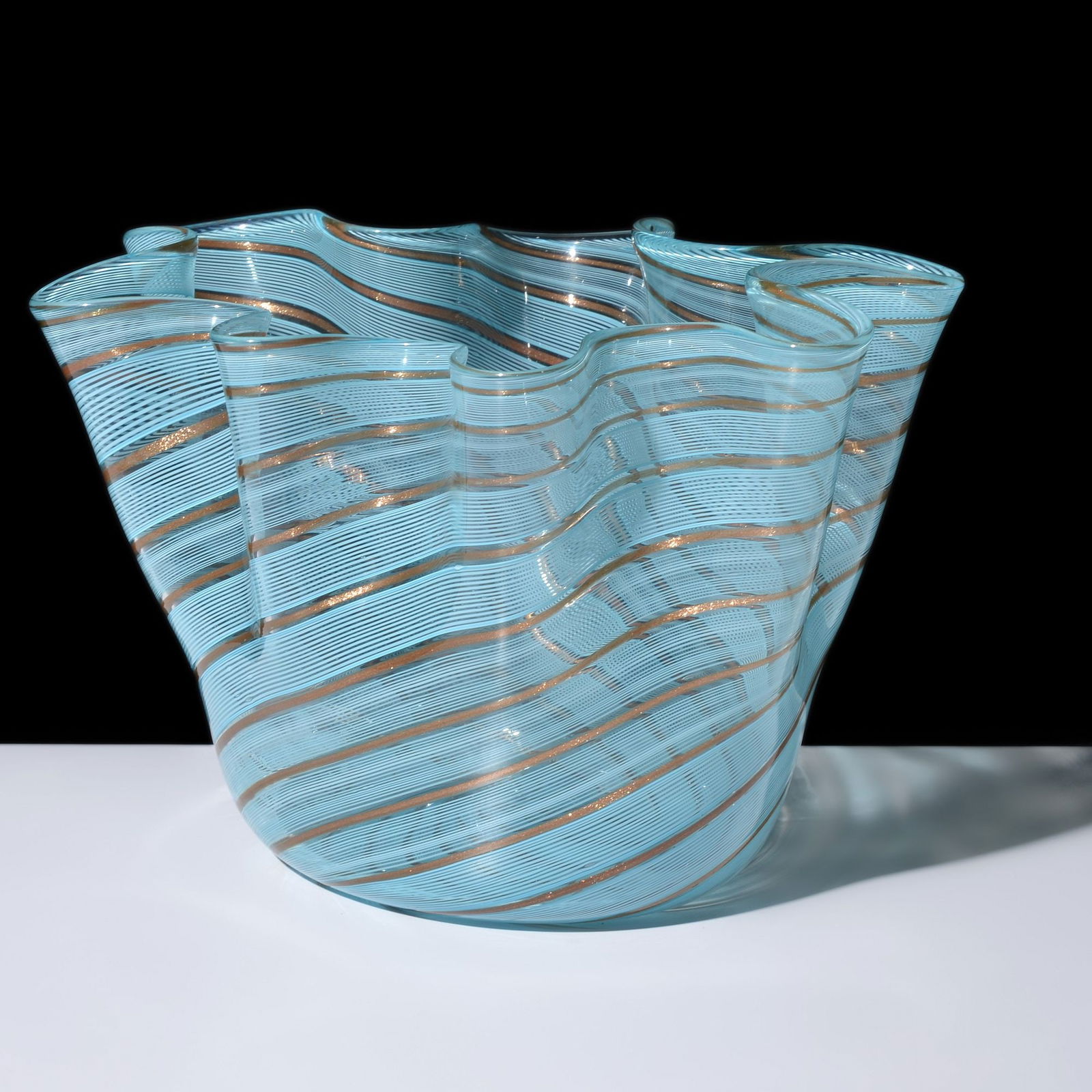 Large FAZZOLETTO Handkerchief Vase Attributed to Fratelli Toso, Murano (1 of 17)