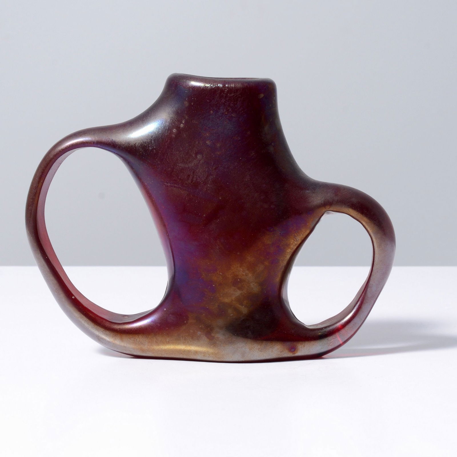 Giorgio Ferro ANSE VOLANTE Vase, Murano (1 of 6)