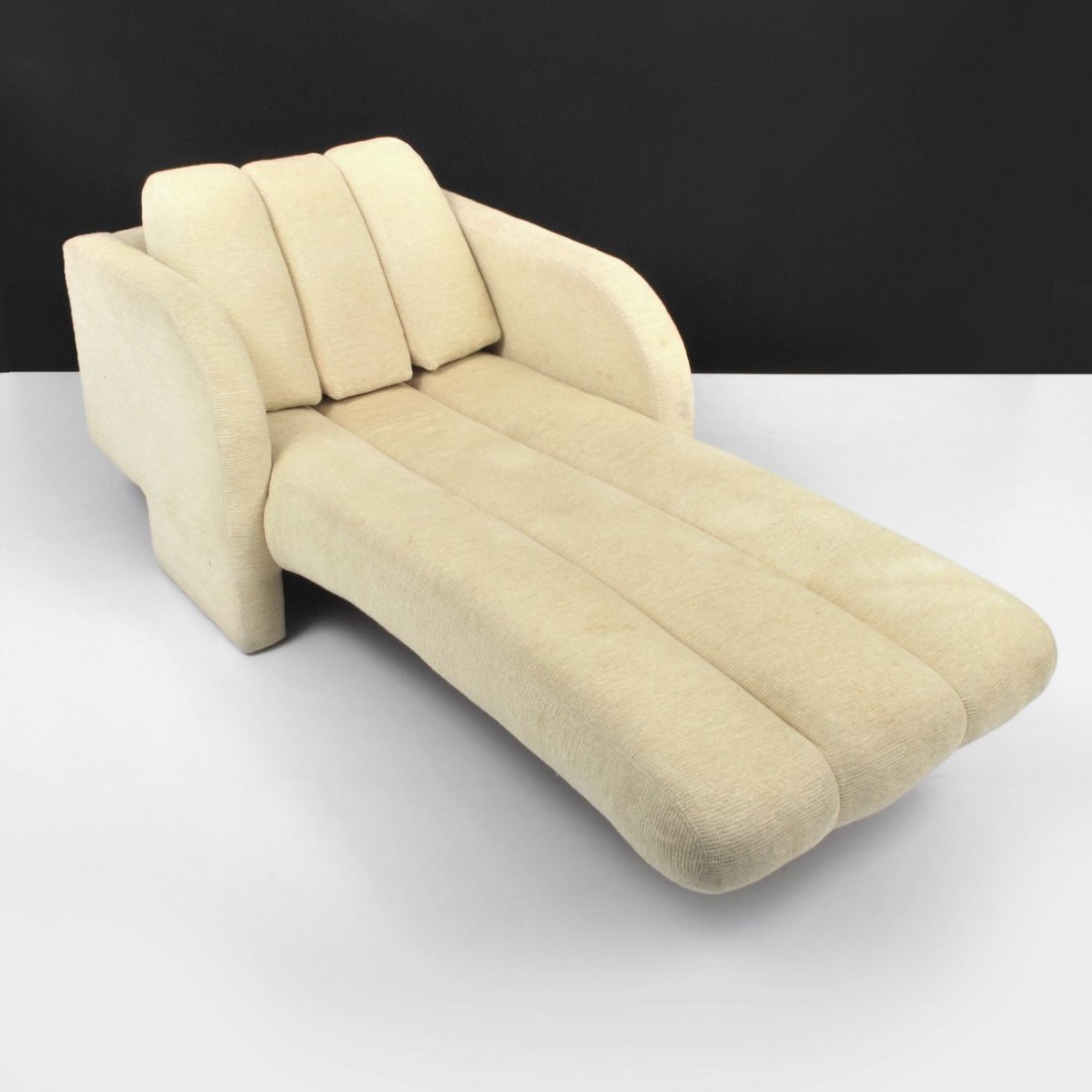 Vladimir Kagan Chaise Lounge Chair: Designer & Manufacturer: Vladimir Kagan; Vladimir Kagan Designs Inc. Markings: none Country of Origin & Materials: USA; lucite, upholstery Additional Information & Circa: Chaise lounge chair with chan