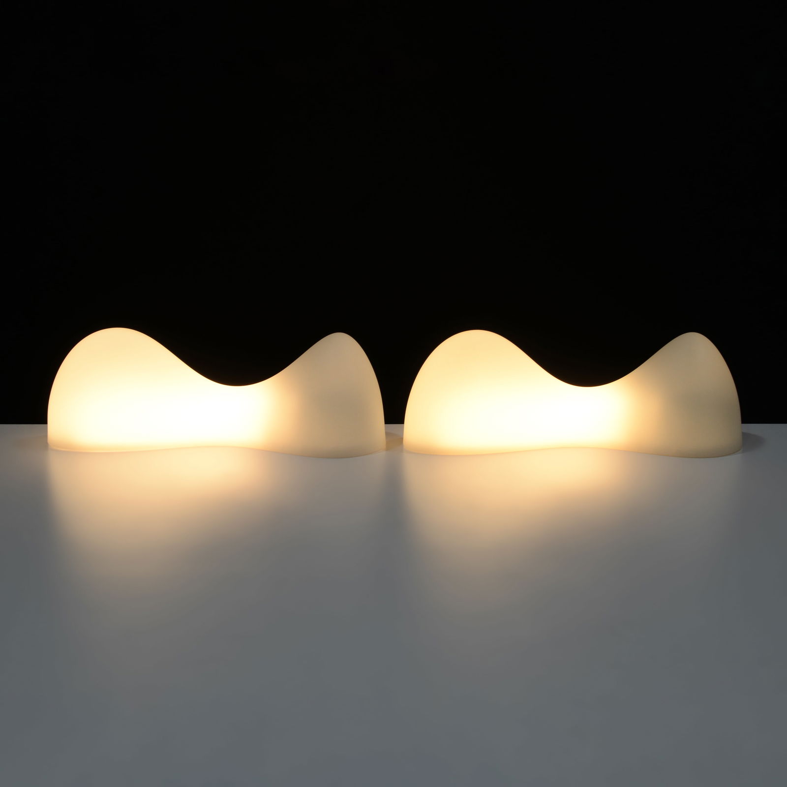 Pair of Karim Rashid BLOB S Lamps / Sconces (1 of 11)