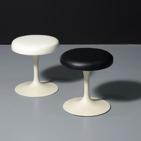 2 Eero Saarinen TULIP Stools