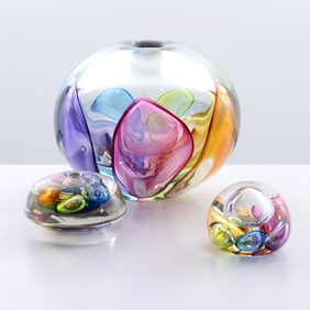 Leon Applebaum Vase & 2 Paperweights