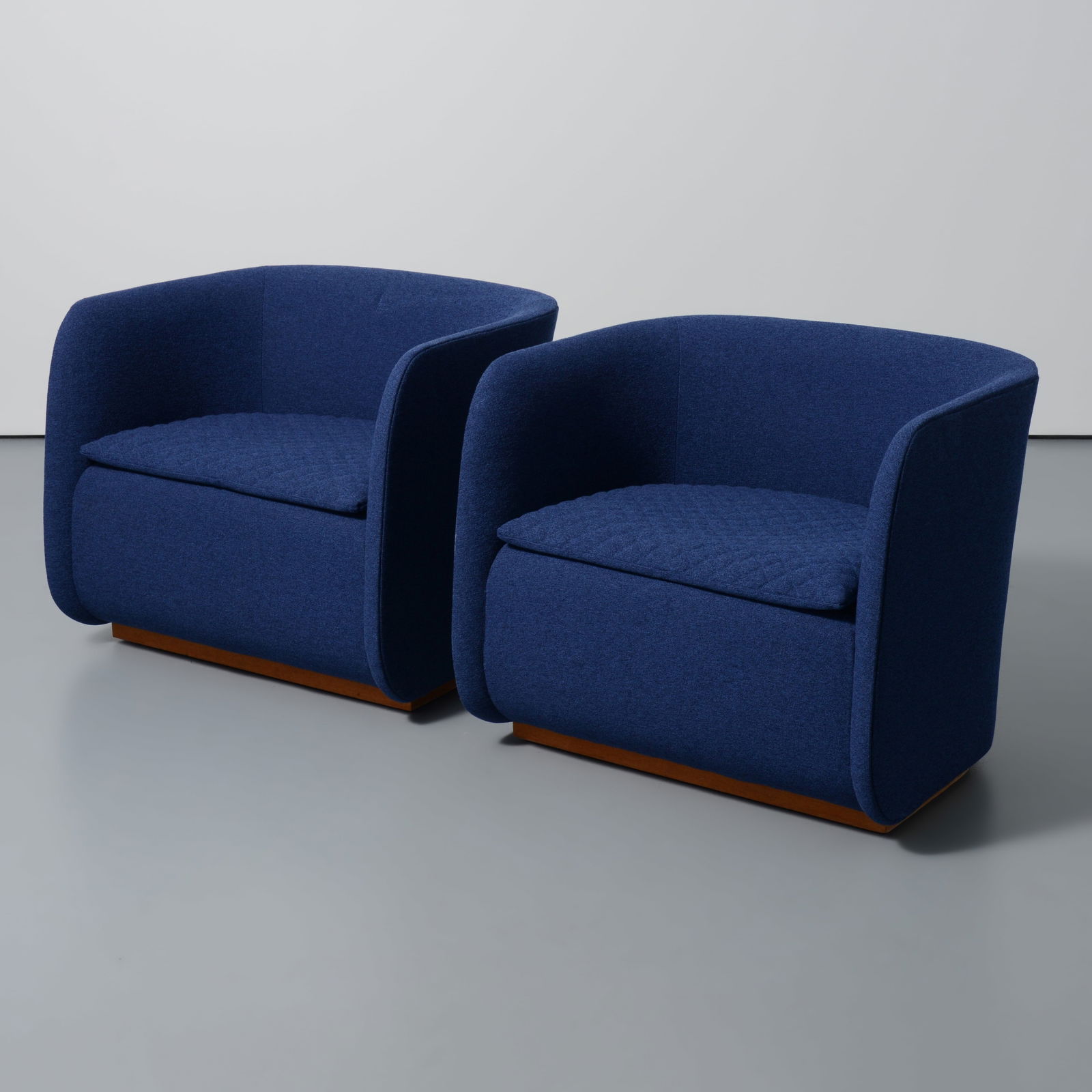 Pair of Douglas Levine DODD Lounge Chairs (1 of 7)