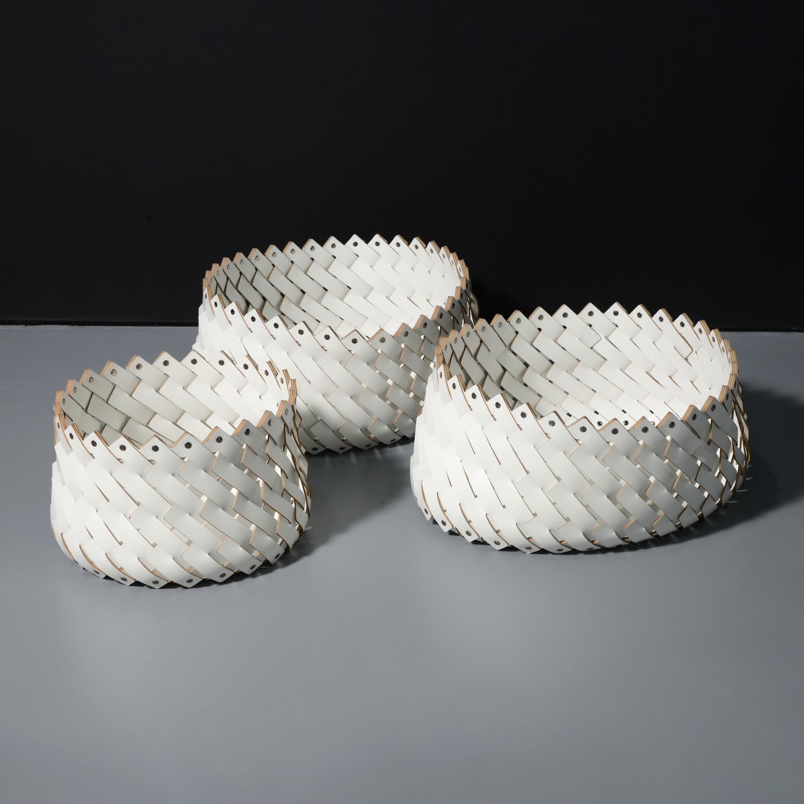 3 Pinetti ALMERIA Baskets, 22"Dia (1 of 6)