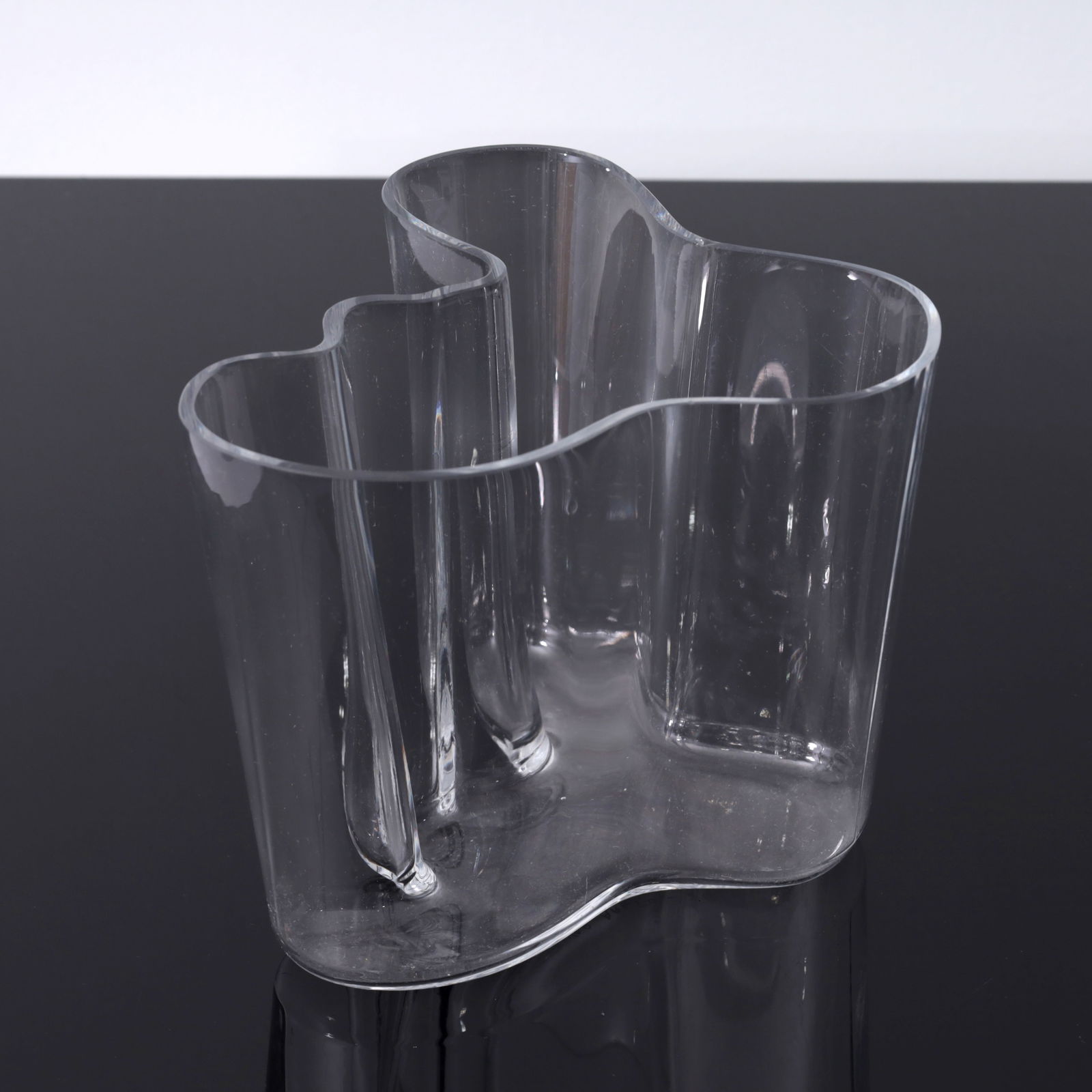 Early Alvar Aalto SAVOY Vase (1 of 7)