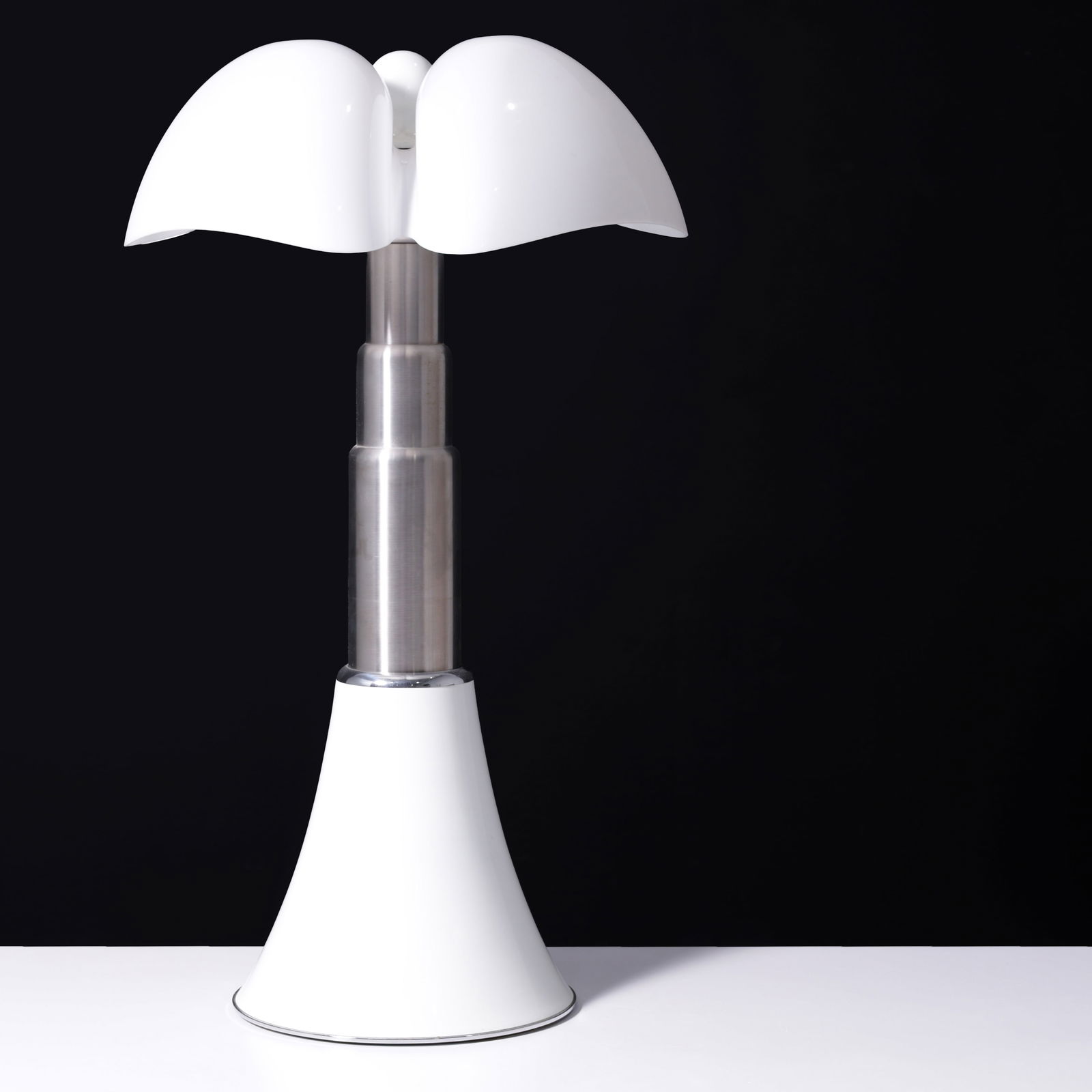 Gae Aulenti PIPISTRELLO Telescoping Lamp (1 of 7)