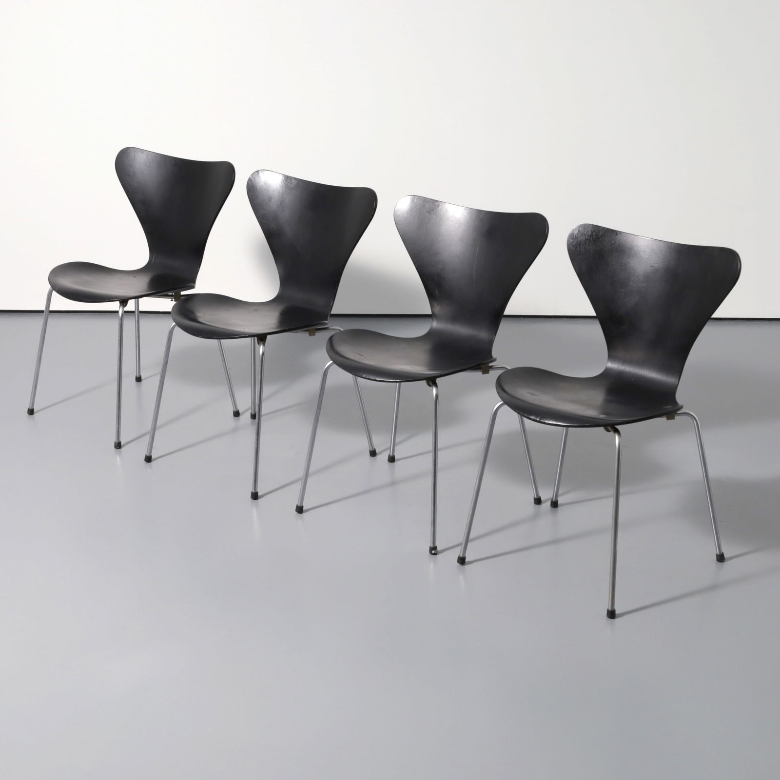 Arne Jacobsen Side Chairs, Set of 4 (1 of 9)