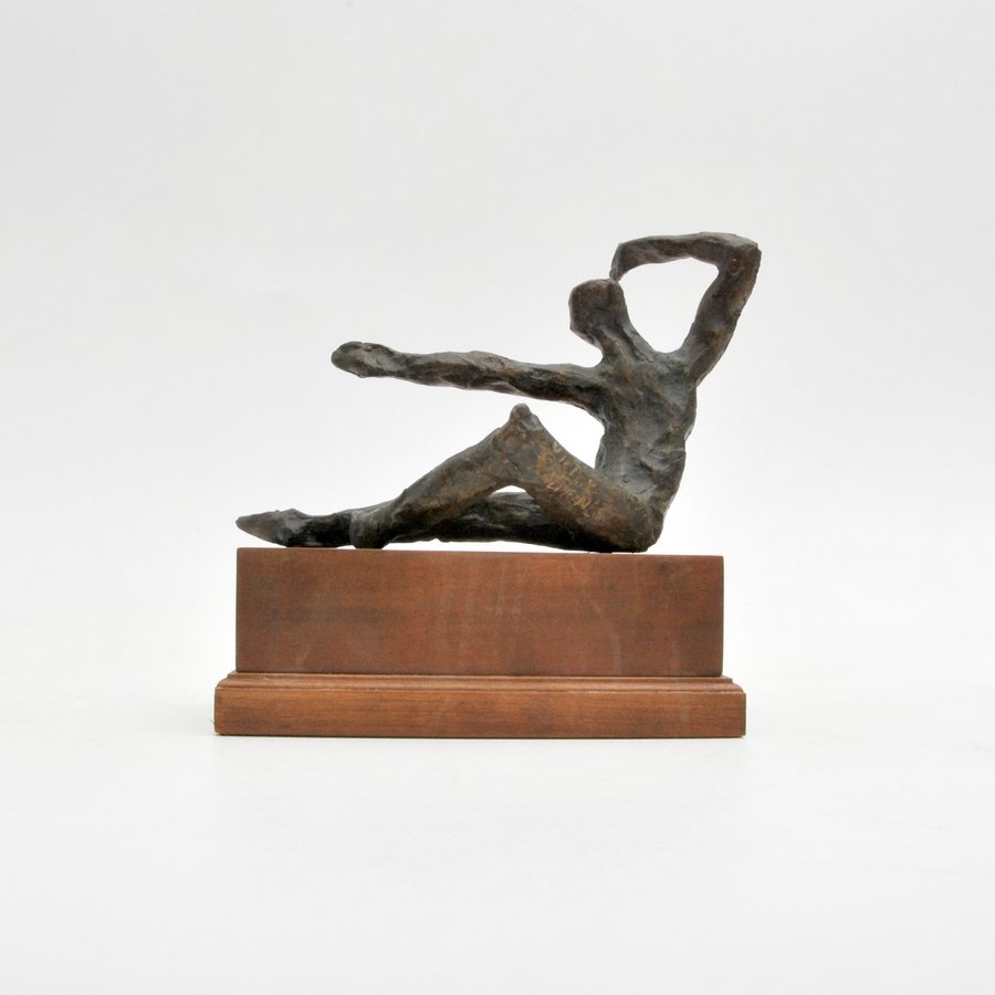Victor Salmones Sculpture: Designer & Manufacturer: Victor Salmones Markings: signed Country of Origin & Materials: Mexican; bronze, wood Additional Information & Circa: Modernist bronze sculpture by Victor Salmones (1937-1989)