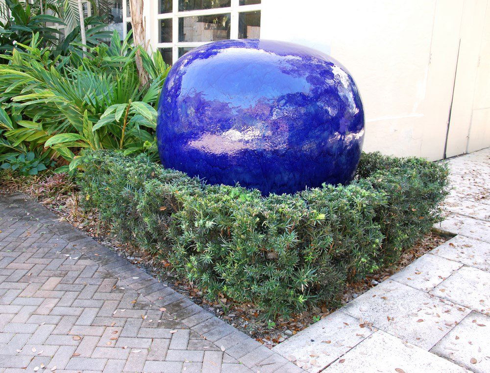 Monumental Jun Kaneko Sculpture: Designer & Manufacturer: Jun Kaneko Markings: none Country of Origin & Materials: Japanese; pottery Additional Information & Circa: Monumental sculpture by Jun Kaneko (b. 1942). Proceeds from the sale