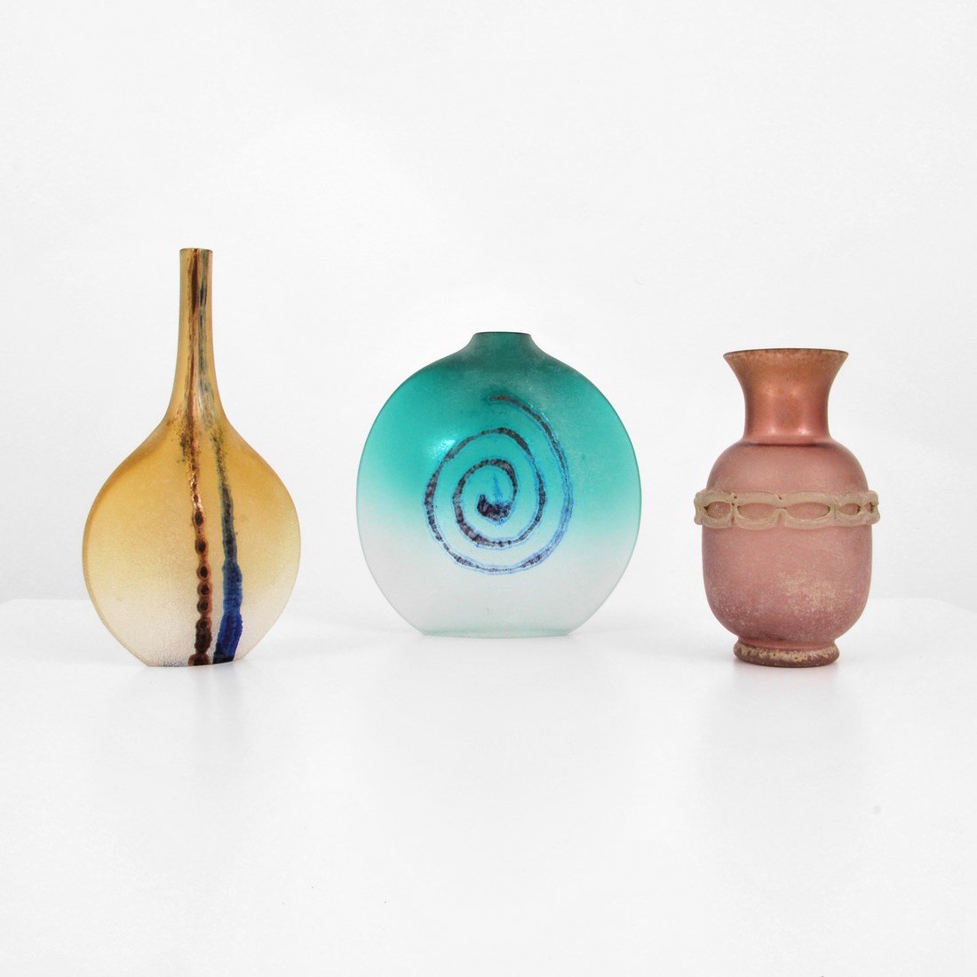 Alfredo Barbini 'Scavo' Vases/Vessels: Designer & Manufacturer: Alfredo Barbini Markings: marked Country of Origin & Materials: Italy; glass Additional Information & Circa: Set of three 'Scavo' vases by Alfredo Barbini, Murano, Italy. Refe
