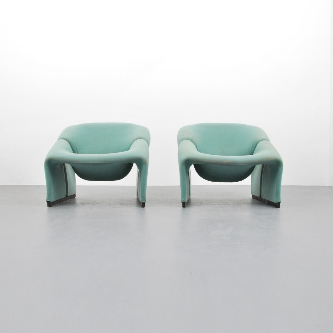 Pierre Paulin Lounge Chairs: Designer & Manufacturer: Pierre Paulin; Artifort Markings: none Country of Origin & Materials: France; metal, upholstery Additional Information & Circa: Pair of lounge chairs by Pierre Paulin. Referen