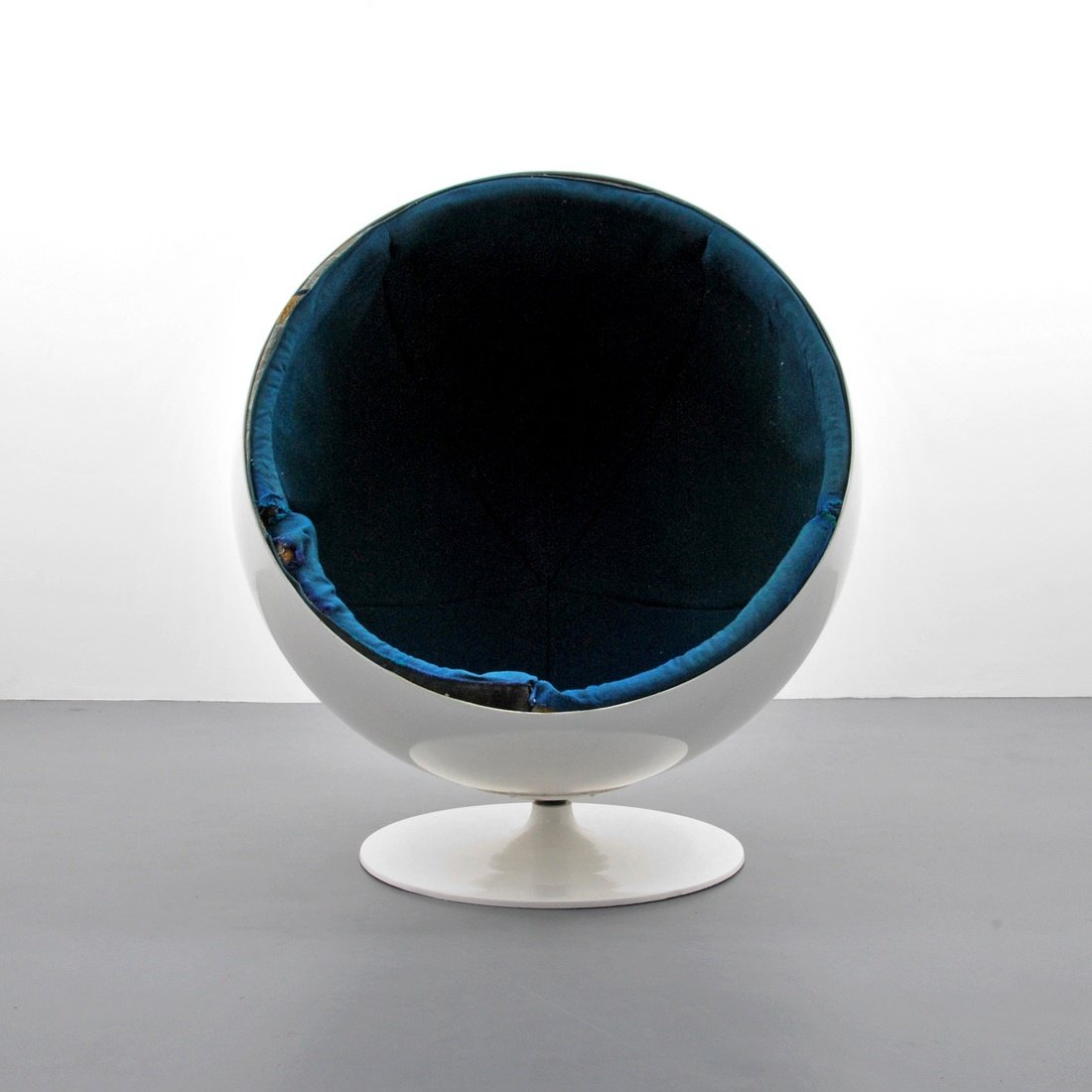 Eero Aarnio 'Ball/Globe' Lounge Chair: Designer & Manufacturer: Eero Aarnio; Asko Markings: none Country of Origin & Materials: Finland; fiberglass, aluminum, fabric Additional Information & Circa: Lounge chair 'Ball/Globe' by Eero Aarnio.