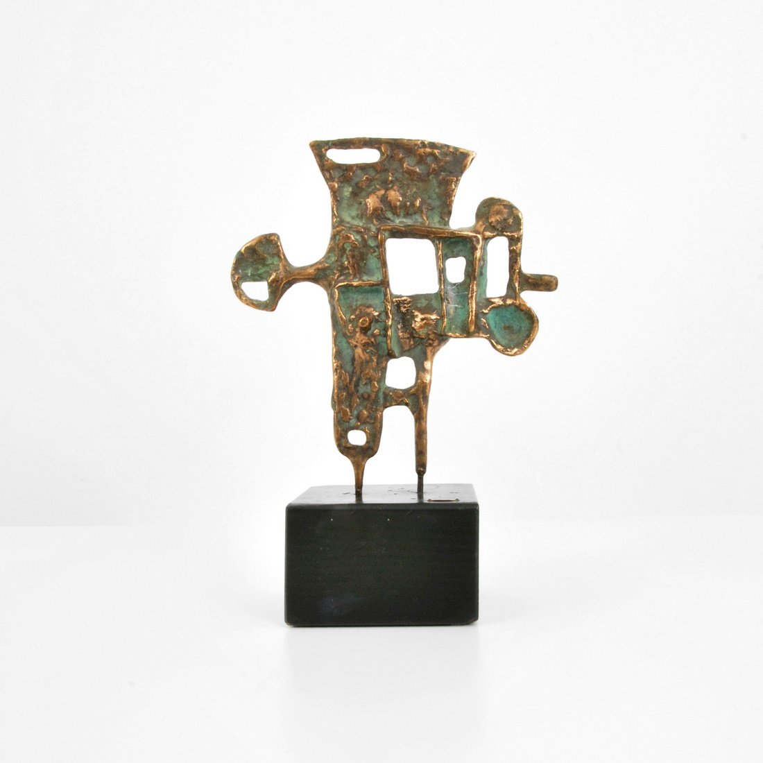 Curtis Jere Table Sculpture, Signed: Designer & Manufacturer: Curtis Jere; Artisan House Markings: marked; 1970 Country of Origin & Materials: USA; metal, wood Additional Information & Circa: Abstract table sculpture by Curtis Jere. (Key