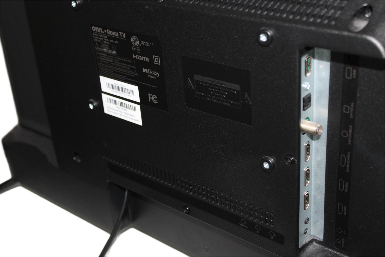 Onn 32" Roku Smart TV - 2