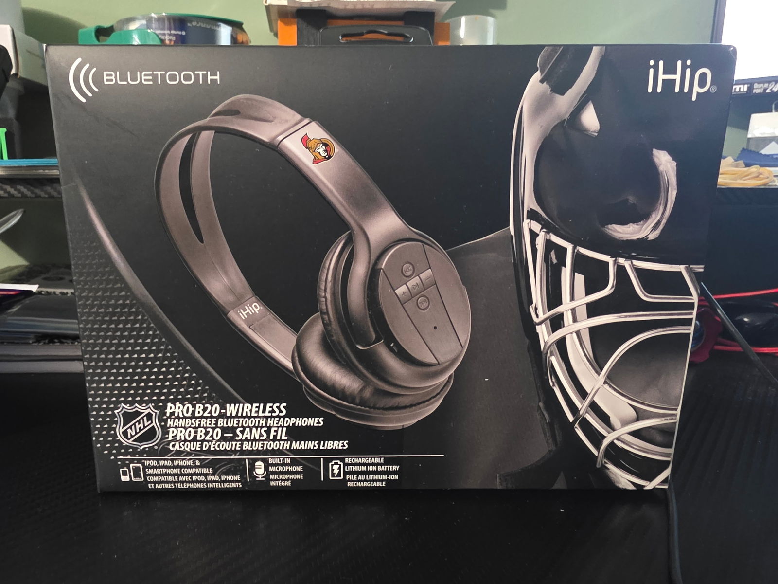 iHip Pro B20 NHL Wireless Headphones Ottowa Senators Bluetooth: The iHip Pro B20 NHL Wireless Headphones in Ottawa Senators Bluetooth are sleek black headphones that offer wireless connectivity through Bluetooth. With a stylish design and a comfortable fit, these