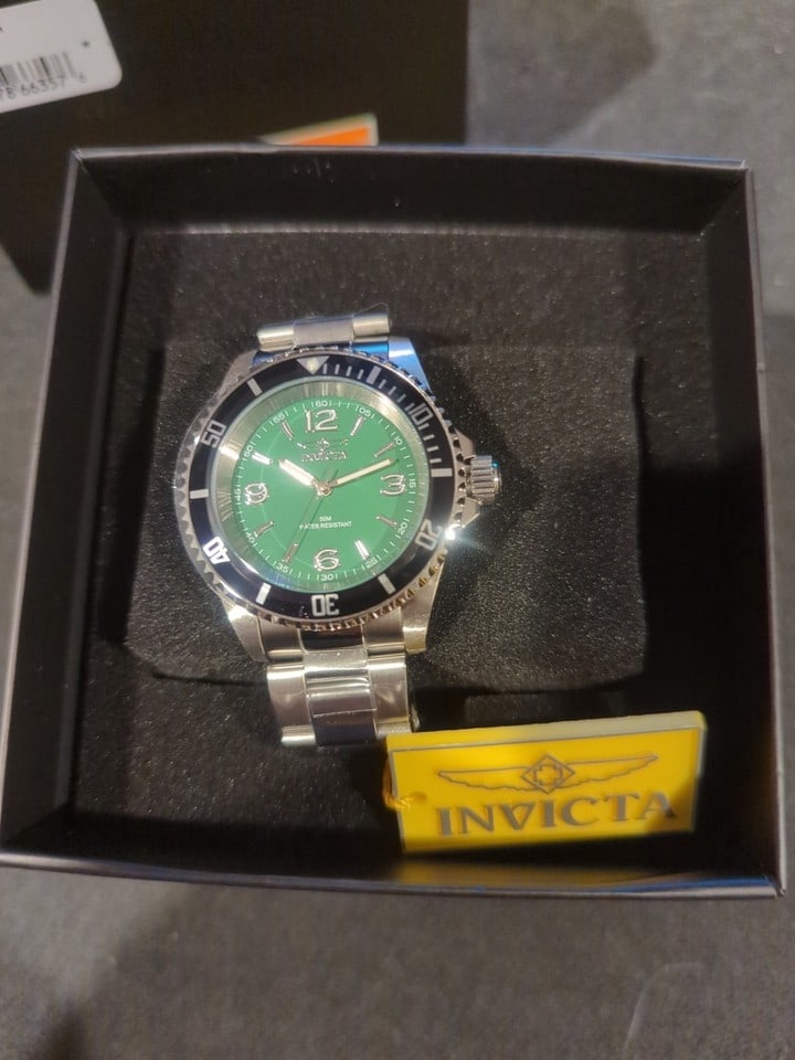 Invicta Men's Specialty Watch 40MM Case Stainless Steel Green Dial 50M (1 of 2)