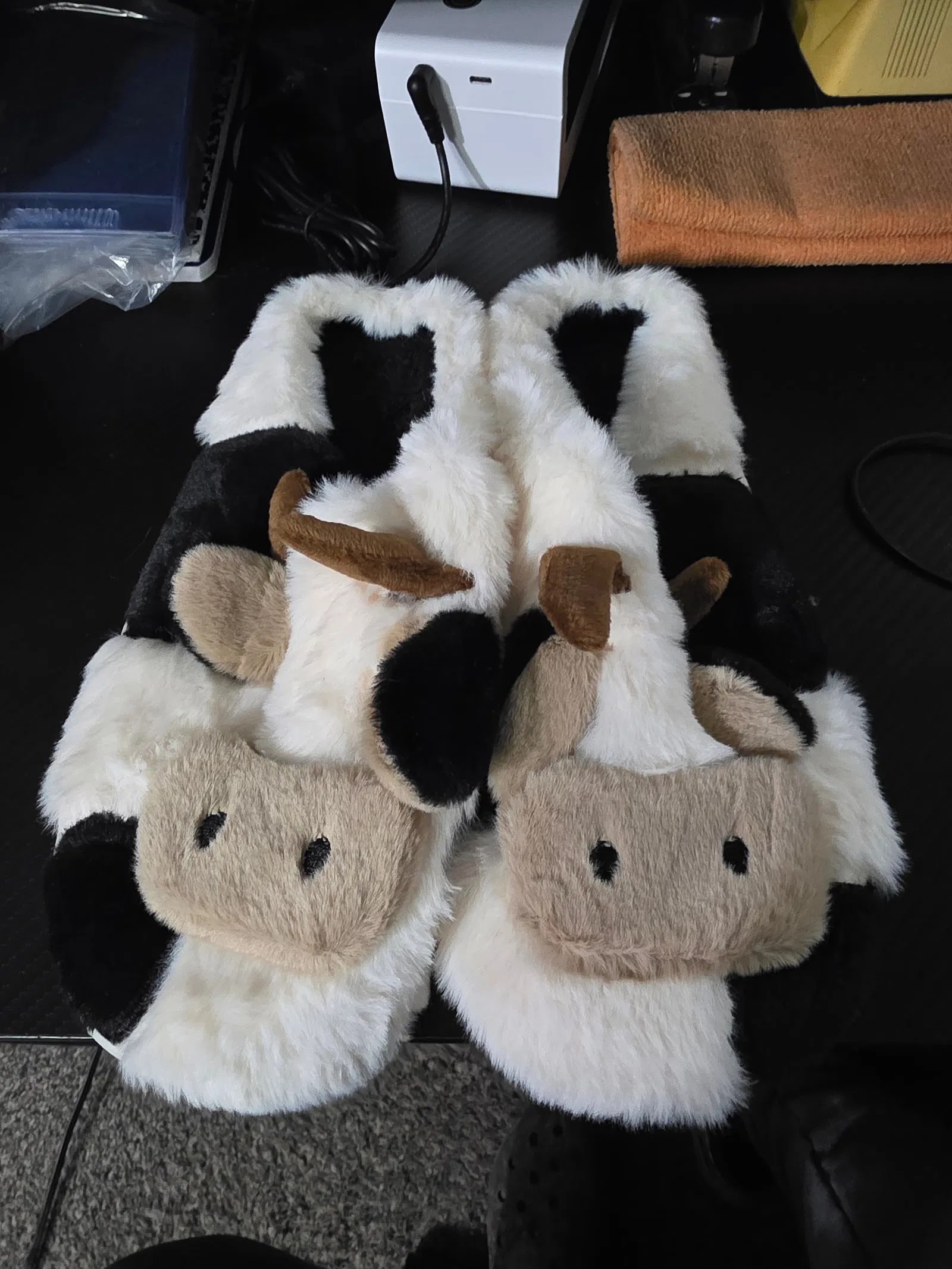 Cow Slippers for Women Fluffy Animal Slipper for Adults Cartoon Cute Cow Slides (1 of 3)