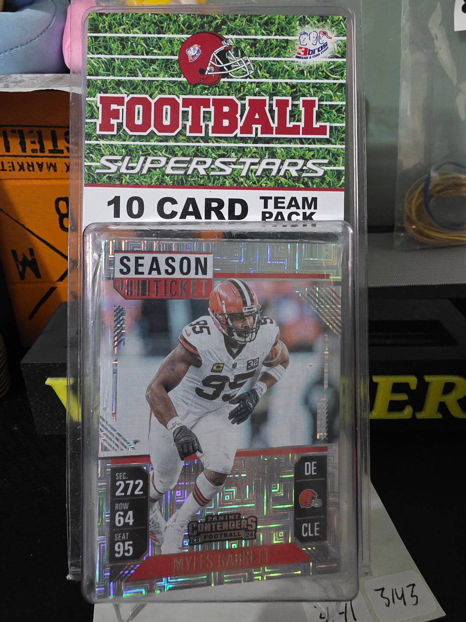 Football Superstars team pack 10 Card Pack 3 Bros browns: Dive into the world of football with the Football Superstars 10 Card Pack from 3 Bros. This set is a must-have for enthusiasts and collectors alike, featuring a variety of football legends and current