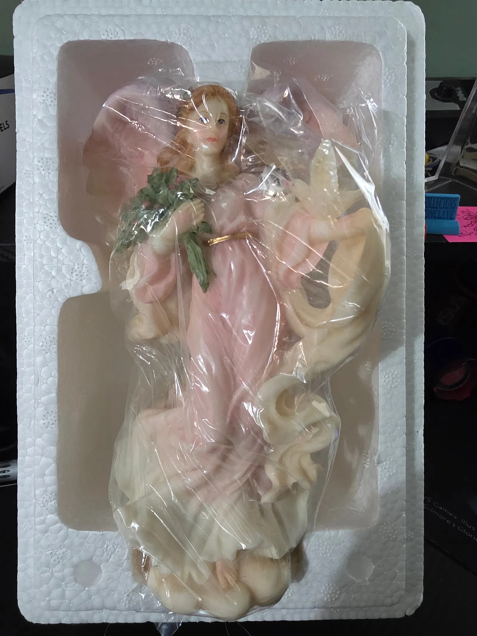 1997 ROMANS SERAPHIM CLASSICS ANGEL NOELLE "GIVING SPIRIT" #78120 (1 of 6)