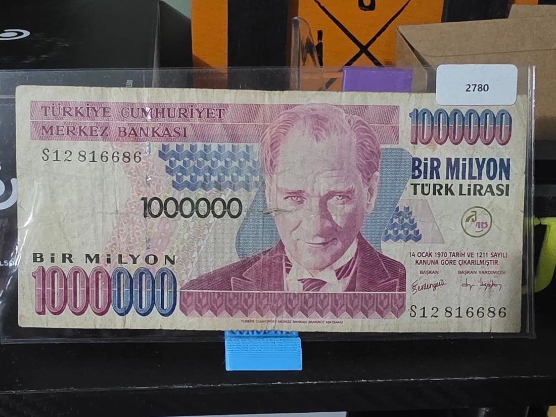 $1,750,000 lot of Turkish Money: Turkish $250,000 Lira BanknoteTurkish $500,000 Lira Banknote Turkish $1,000,000 Lira Banknote All three are collector items. Here's your chance to get $1,750,000 Turkish Lira and feel like a millionai