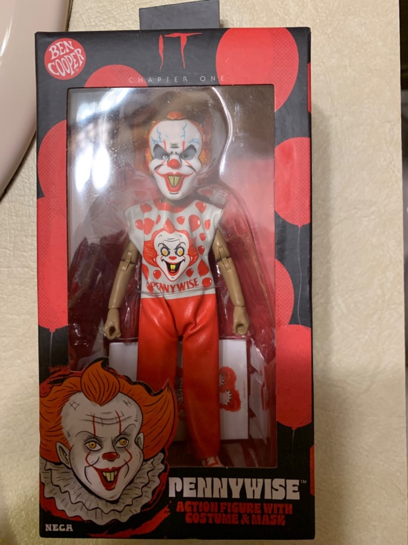 Ben Cooper IT Chapter One Pennywise 5.5" Action Figure with Costume & Mask (1 of 2)