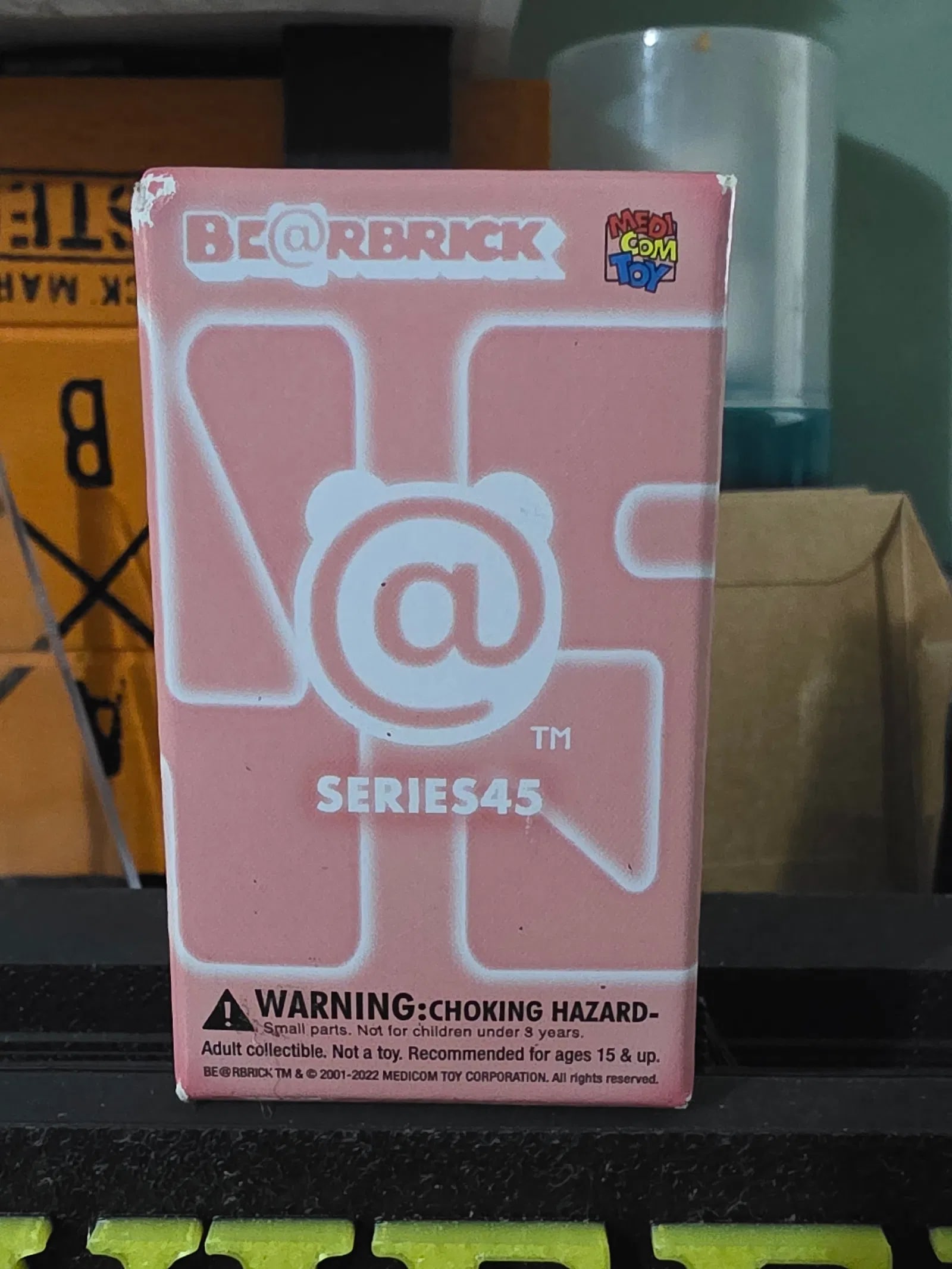 Medicom Toy Be@rbrick Series 45 7cm Vinyl Figure blind box: This Bearbrick action figure is a must-have for any collector. It features the iconic design from series 45 and is brand new, still sealed and unopened. This item is perfect for fans of the series or