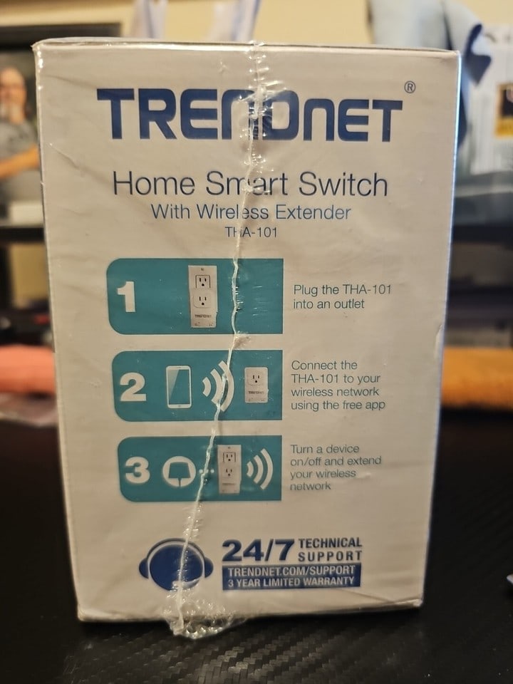 TRENDnet Cat. # THA-101 Home Smart Switch with Wireless Extender - 3