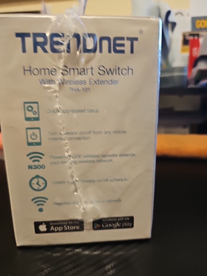 TRENDnet Cat. # THA-101 Home Smart Switch with Wireless Extender - 4