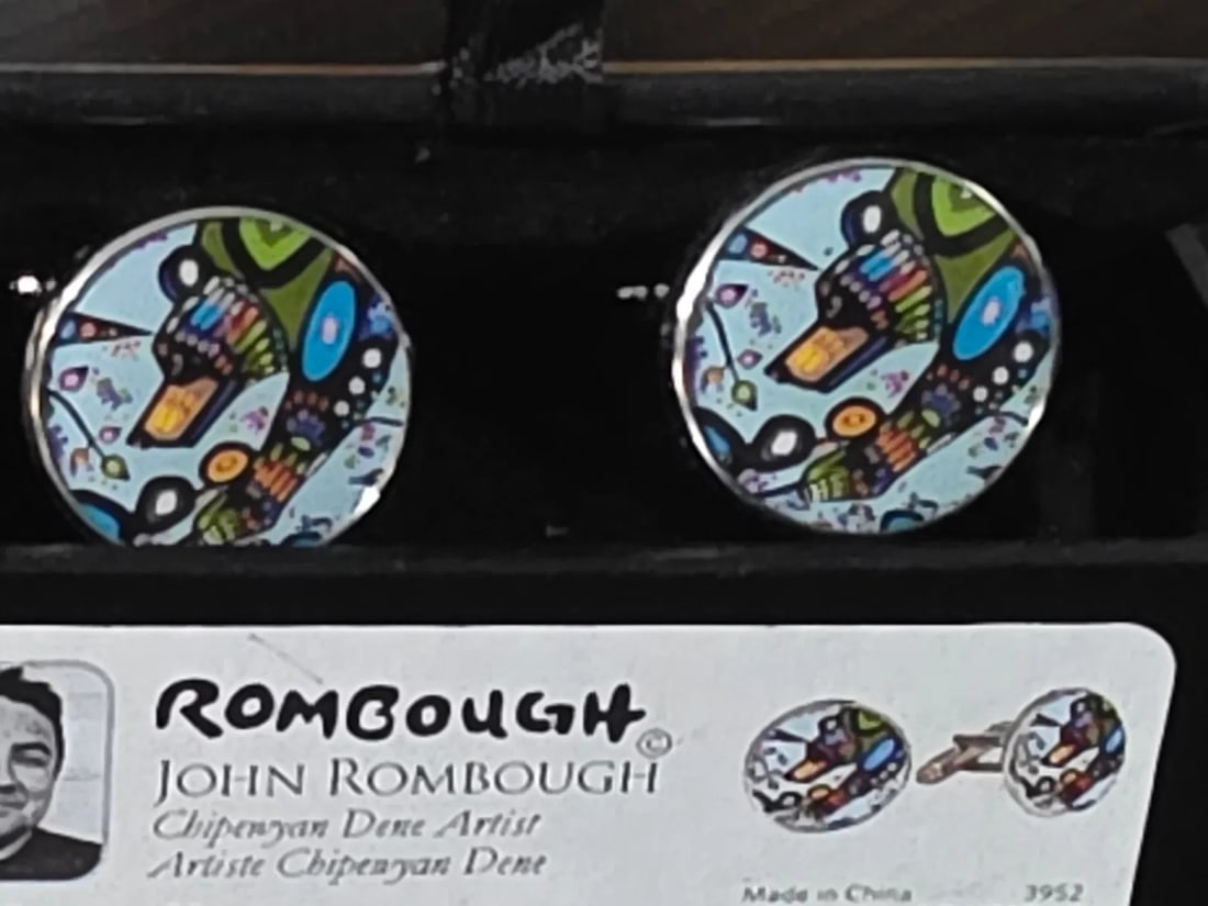 Oscardo Vibrant cufflinks featuring a bear design by Rombough - 4