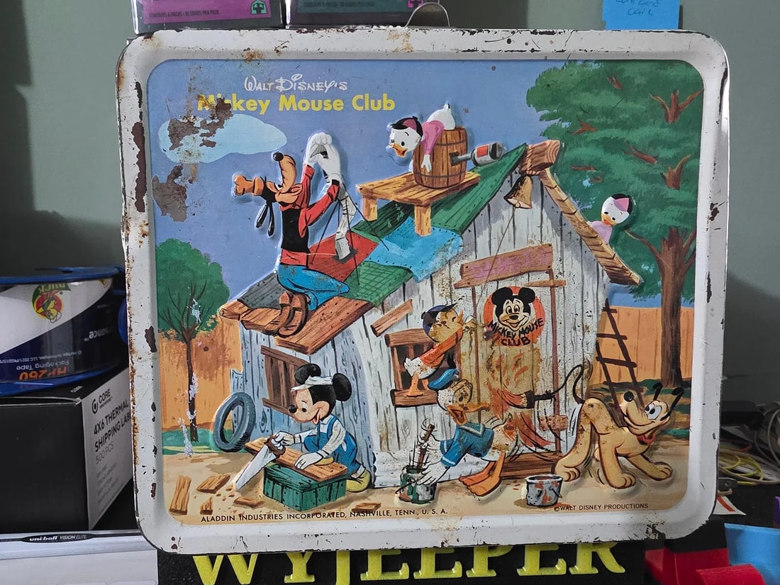 Vintage 1976 Walt Disney Mickey Mouse Club metal lunchbox no thermos (1 of 7)