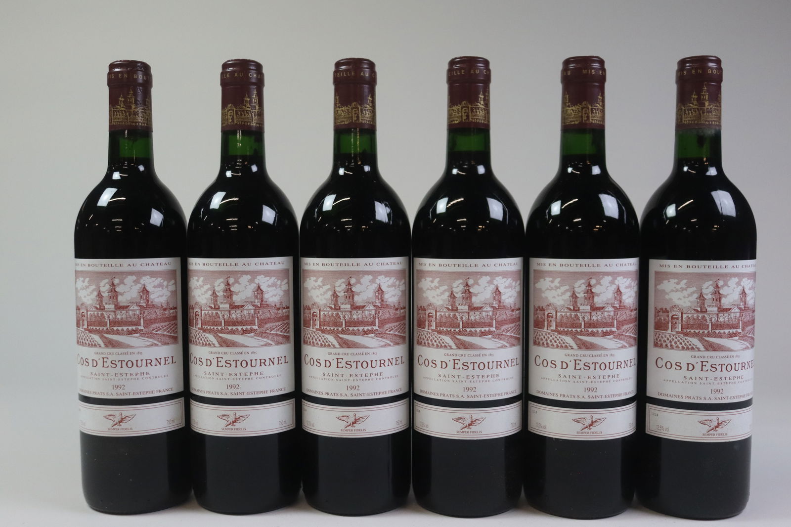 Château Cos d'Estournel 1992: Château Cos d'Estournel 1992 Saint-Estèphe, 2ème Grand Cru Classé U. IN or better, excellent appearance R 6 bottles Per lot €440 - 600SizebottlesConditionU. IN or better,