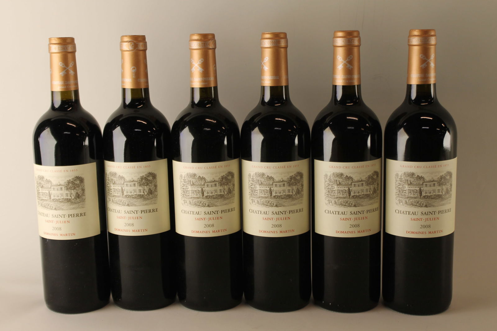 Château Saint-Pierre 2008: Château Saint-Pierre 2008 Saint-Julien, 4ème Grand Cru Classé U. IN, excellent appearance R 12 bottles Per lot €380 - 480 Size bottles Condition U. IN,