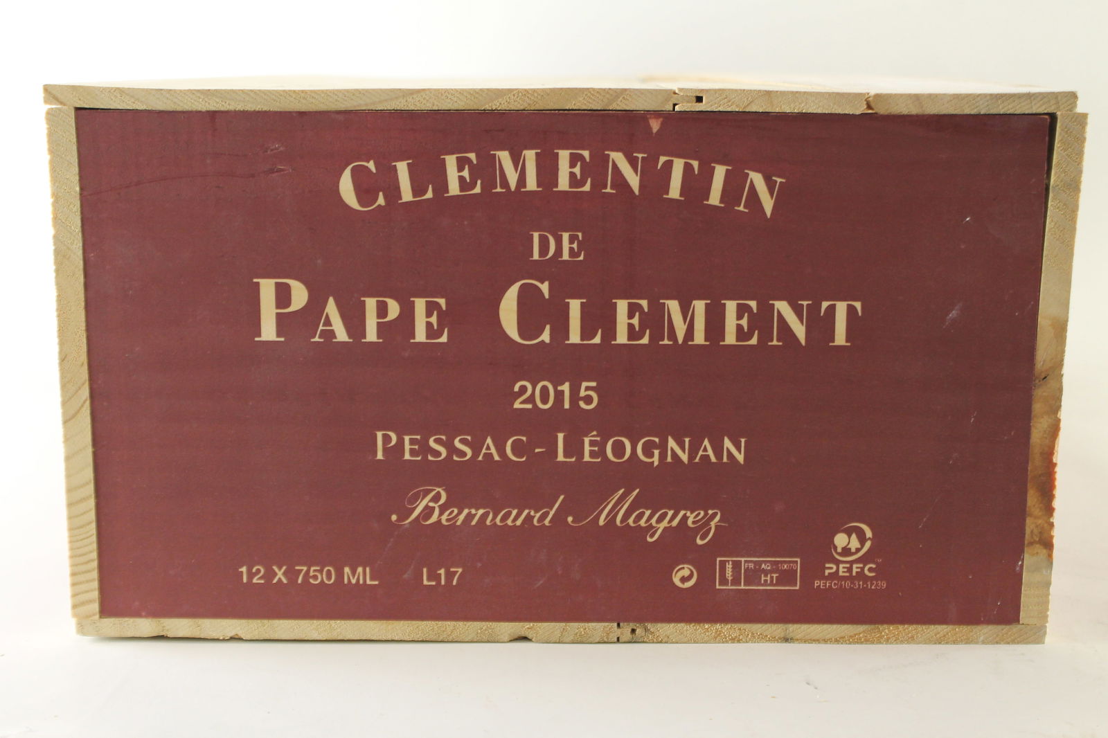 Le Clémentin de Pape Clément 2015: Le Clémentin de Pape Clément 2015 Pessac-Léognan, 2nd wine Ch. Pape Clément U. IN, excellent appearance R 12 bottles Per lot €320 - 420SizebottlesConditionU. IN, excellent