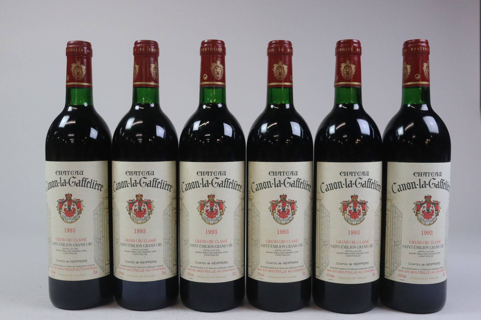 Château Canon-la-Gaffelière 1993: Château Canon-la-Gaffelière 1993 Saint-Émilion, 1er Grand Cru Classé B U. IN, excellent appearance R 12 bottles Per lot €440 - 550 Size bottles Condition</