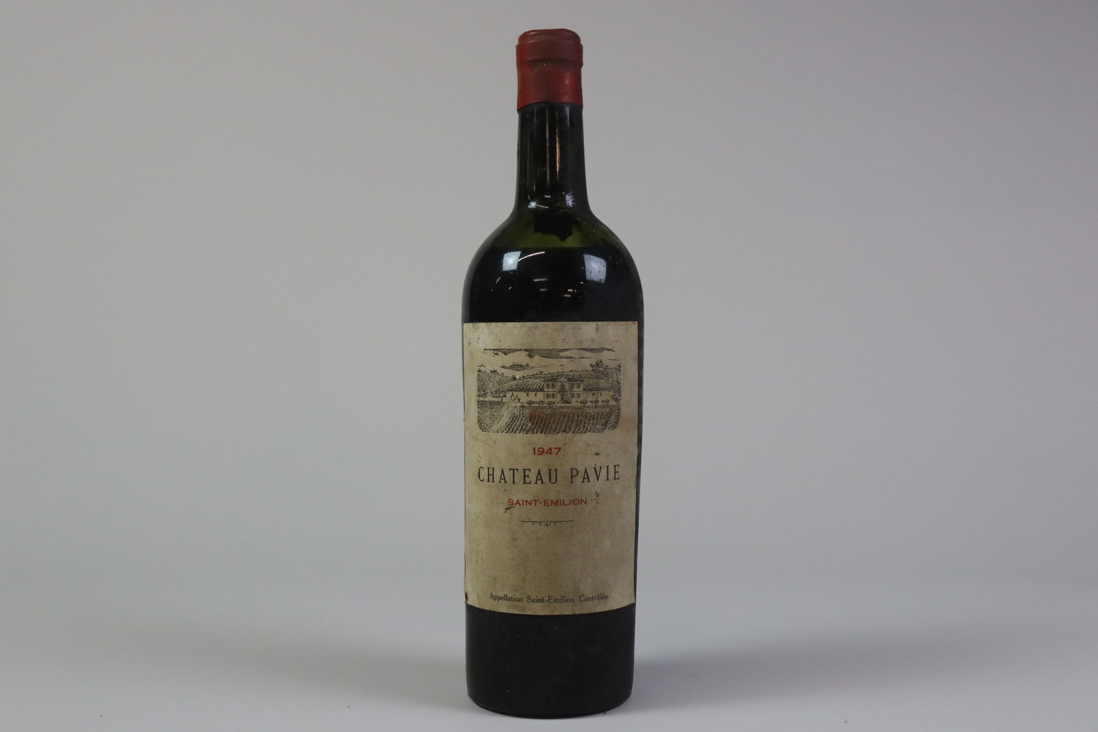Château Pavie 1947: Château Pavie 1947 Saint-Émilion U. HS, STL R 1 bottle Per lot €300 - 400 Size bottle Condition U. HS, STL