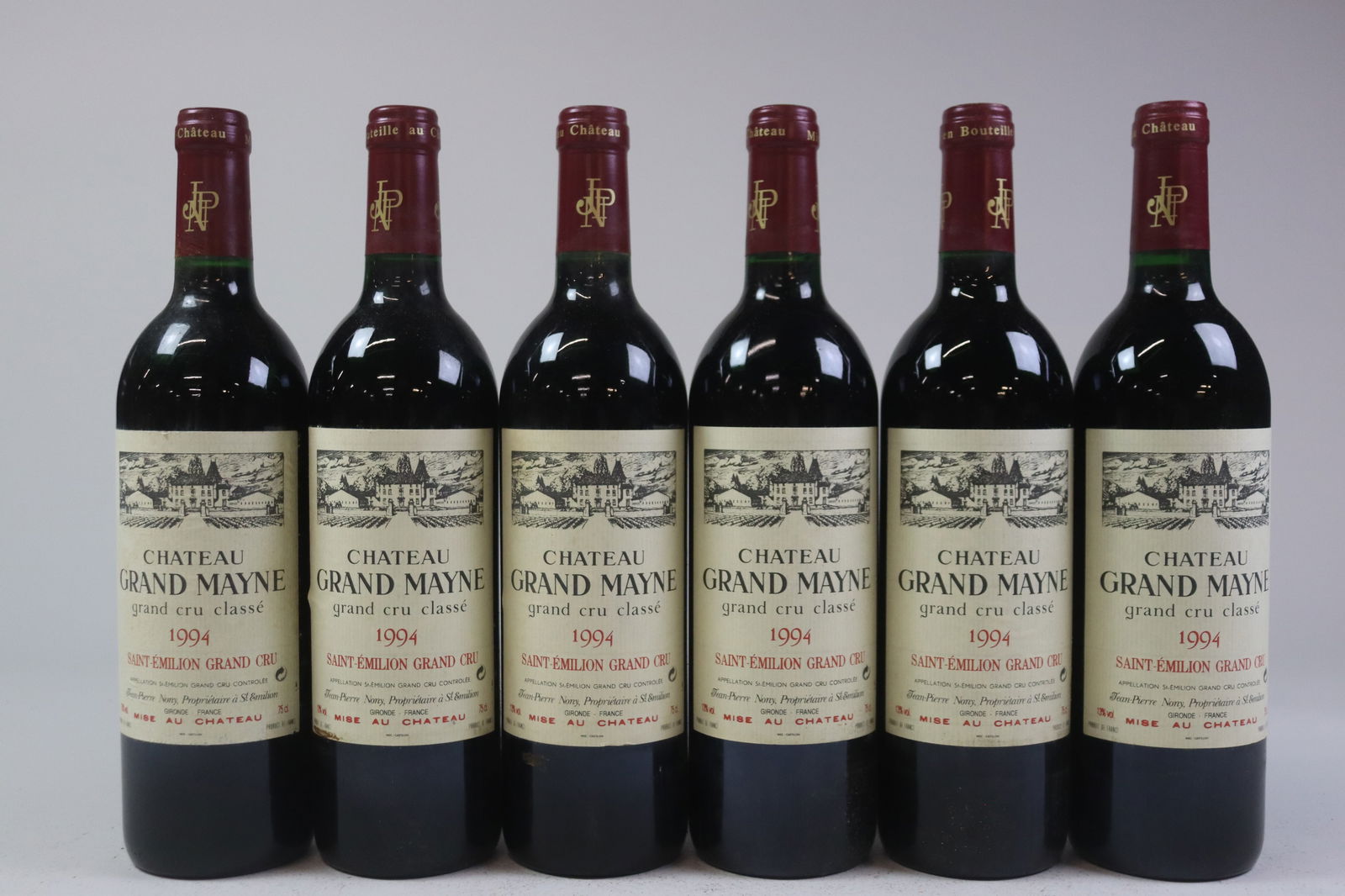 Château Grand Mayne 1994: Château Grand Mayne 1994 Saint-Émilion, Grand Cru Classé Excellent level and appearance R 12 bottles Per lot €260 - 360 Size bottles Condition Excellent